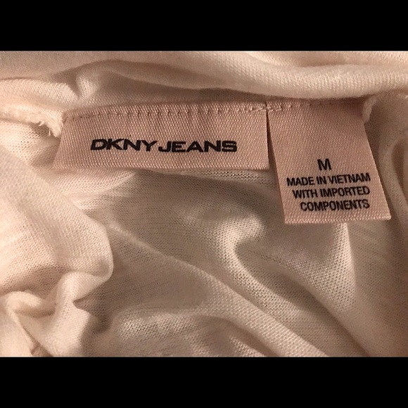 NWOT-DKNY Jeans, Ivory long sleeve cowl neck turtleneck w/detail. Chic top! M - Picture 2 of 3